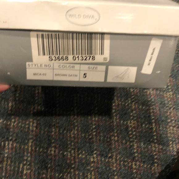 Wild Diva brown satin stilettos NIB. - Picture 6 of 7